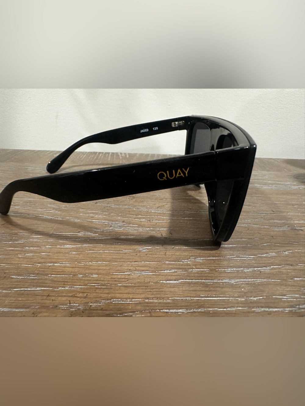 Quay Women’s Sunglasses Jaded 125 Black ! Hard To Find! High Quality - Picture 6 of 9